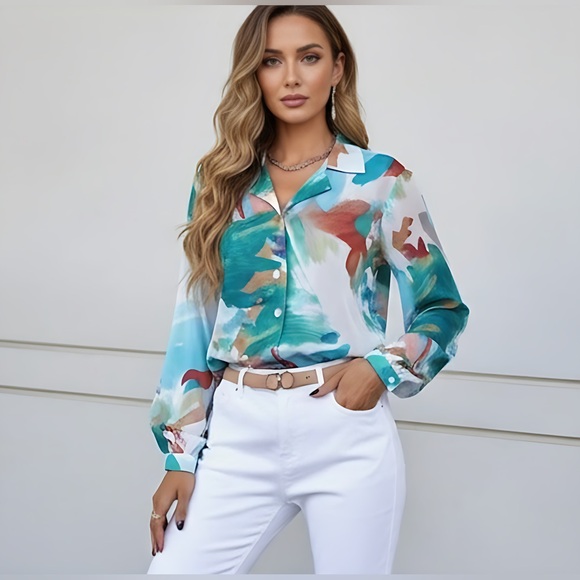 Graphic Patterned Button-Down Blouse - Picture 3 of 9